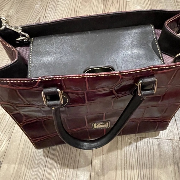 Dooney & Bourke Janine Crocodile Embossed Vintage Handbag - Picture 4 of 13